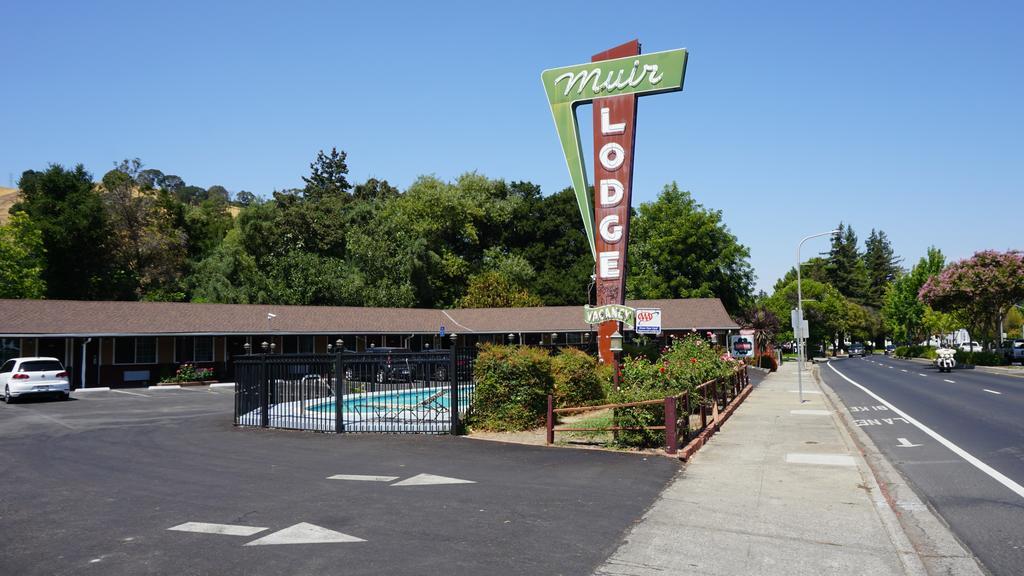 Muir Lodge Motel Martinez Exteriör bild